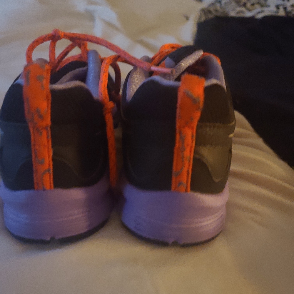 Nikes - Picture 3 of 3